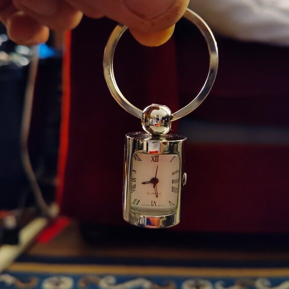 Designer Mini Keychain Analog Clock - NEW - Picture 4 of 5